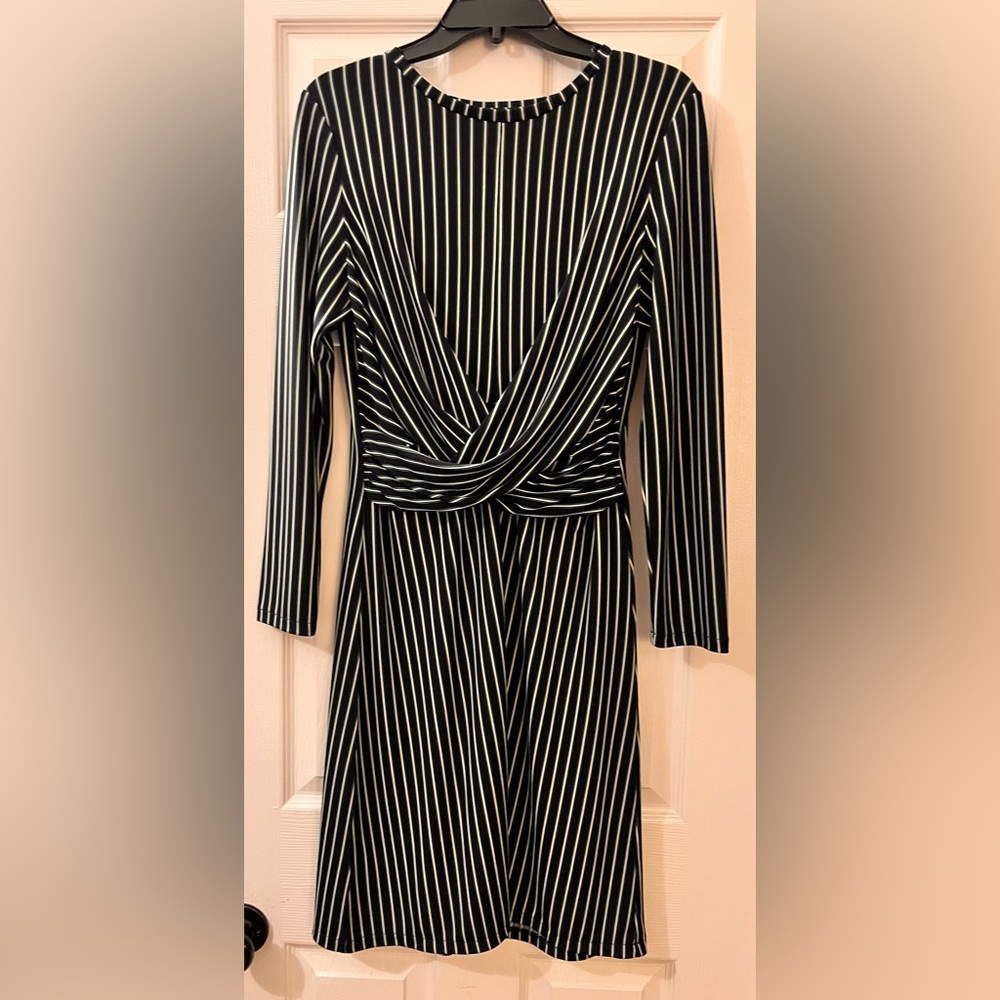 Ann Taylor Women dress size 12P Navy blue with green and white stripes